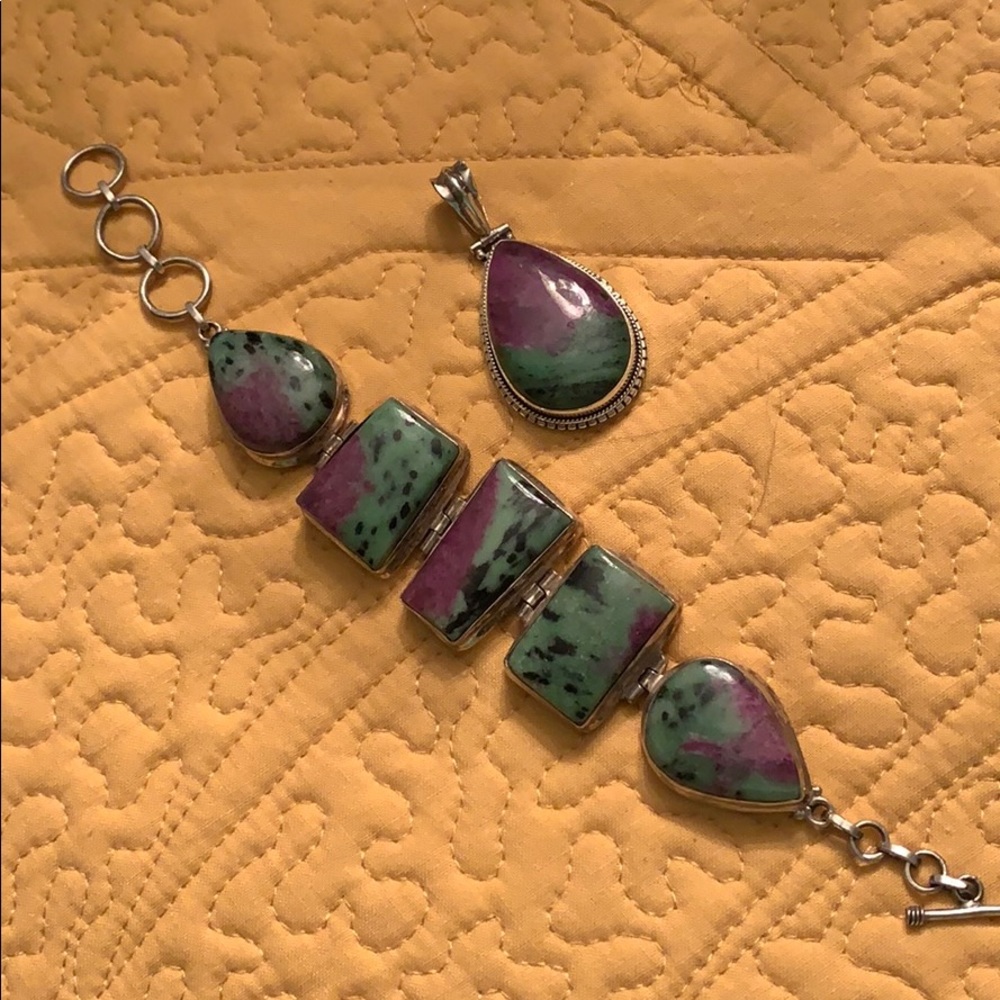 Purple-green natural stone bracelet & pendant